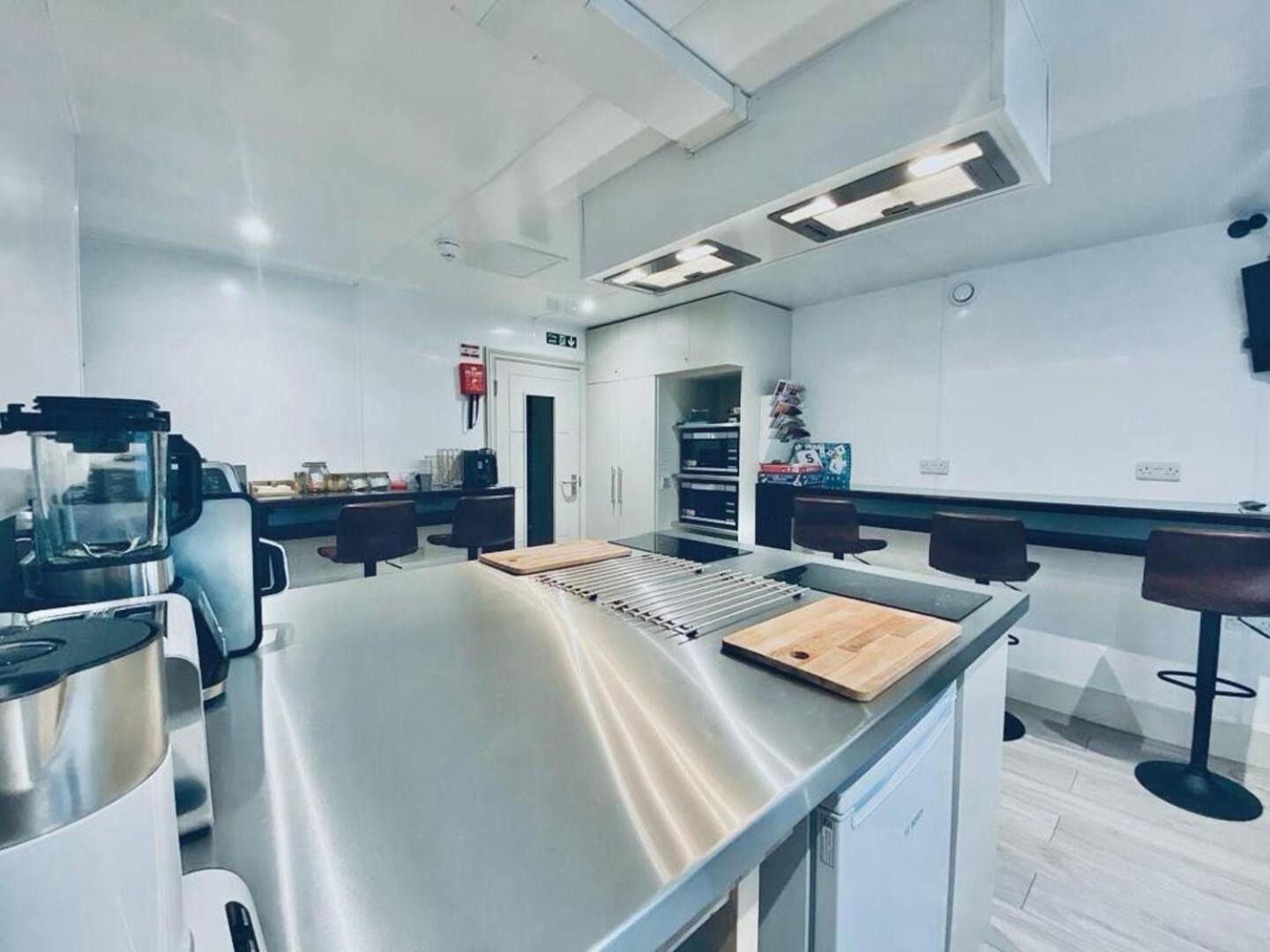 Apt 12 Luxury Living Chic Studio Steps From Beach 布赖顿 外观 照片